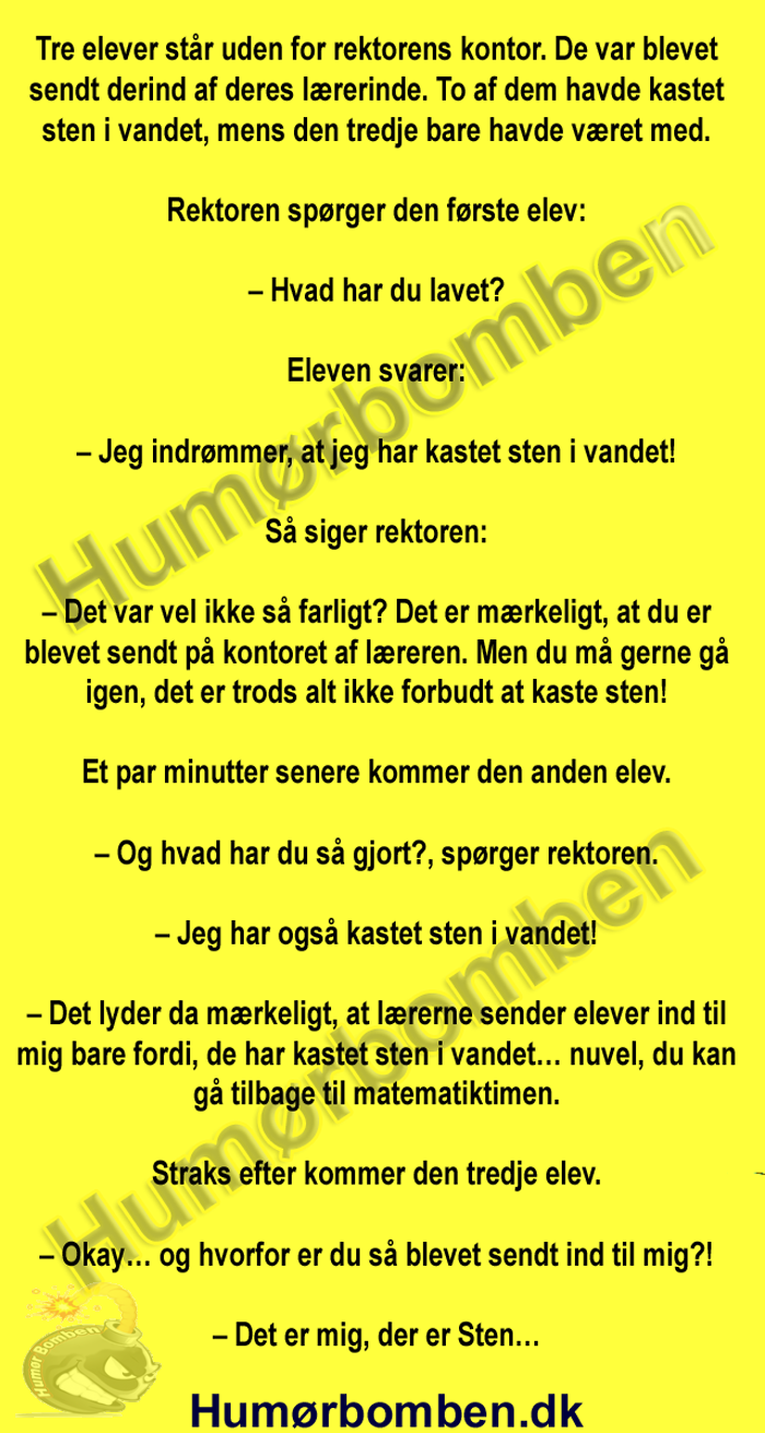 Tre elever står uden for rektorens kontor