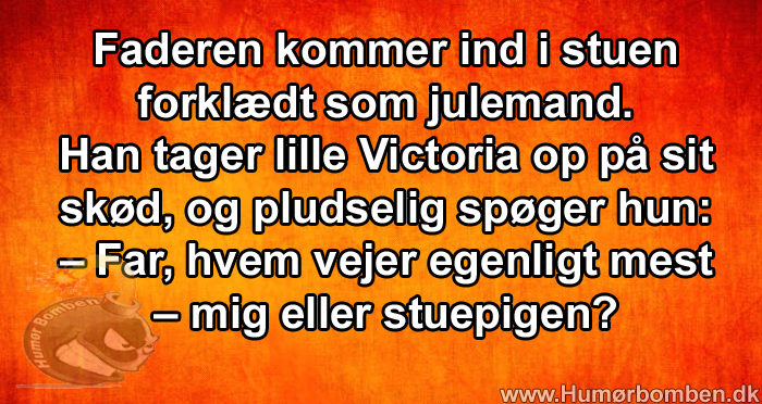 Faderen kommer ind i stuen forklædt som julemand